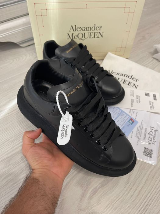 Adidasi ALEXANDER MCQUEEN l Produs NOU Unisex Fete Adidasi Baieti Fete | Unisex | Adidasi model NOU 2026 | Calitate PREMIUM | Alexander Mcqueen NEGRU