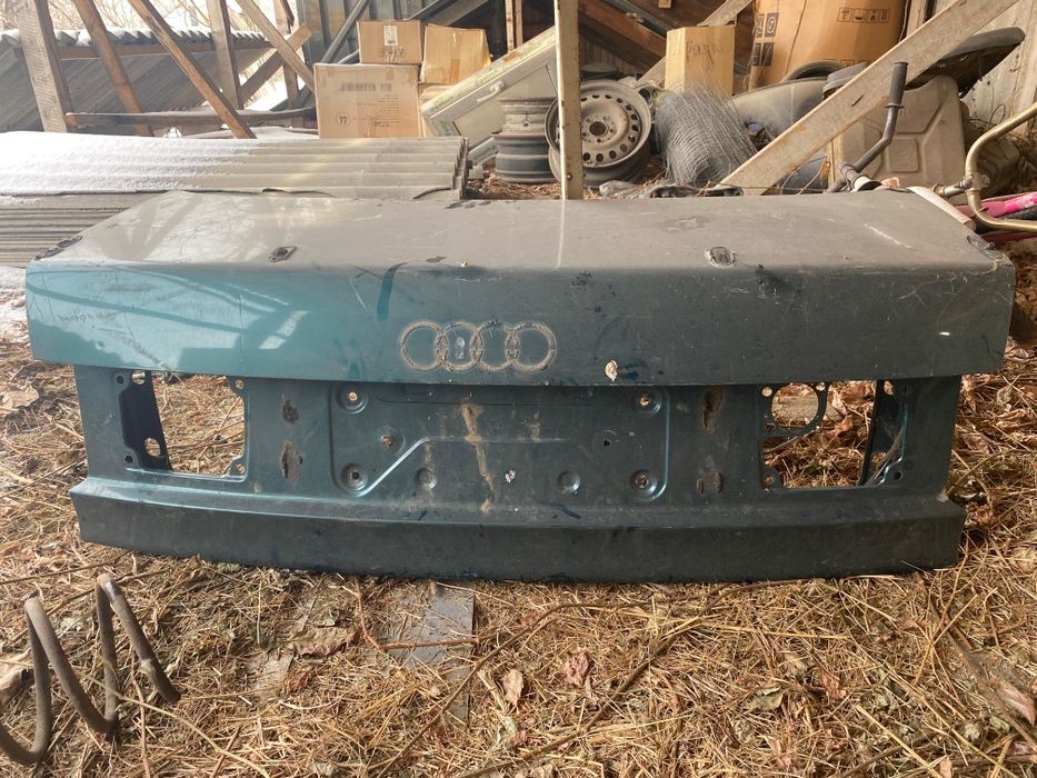 Audi B4 задний багажник
