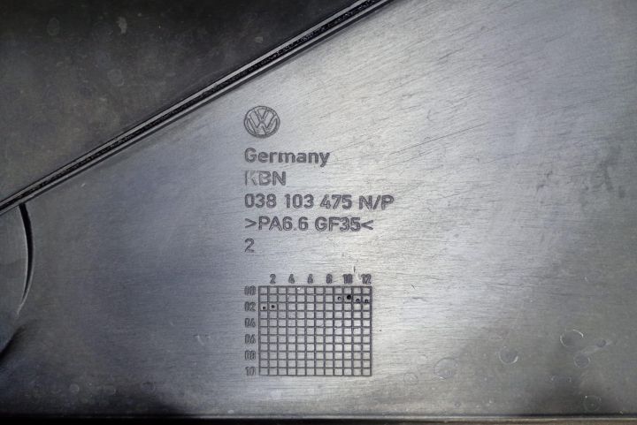 Capac culbutori  038103475N Volkswagen VW Golf a 5-a generatie seria