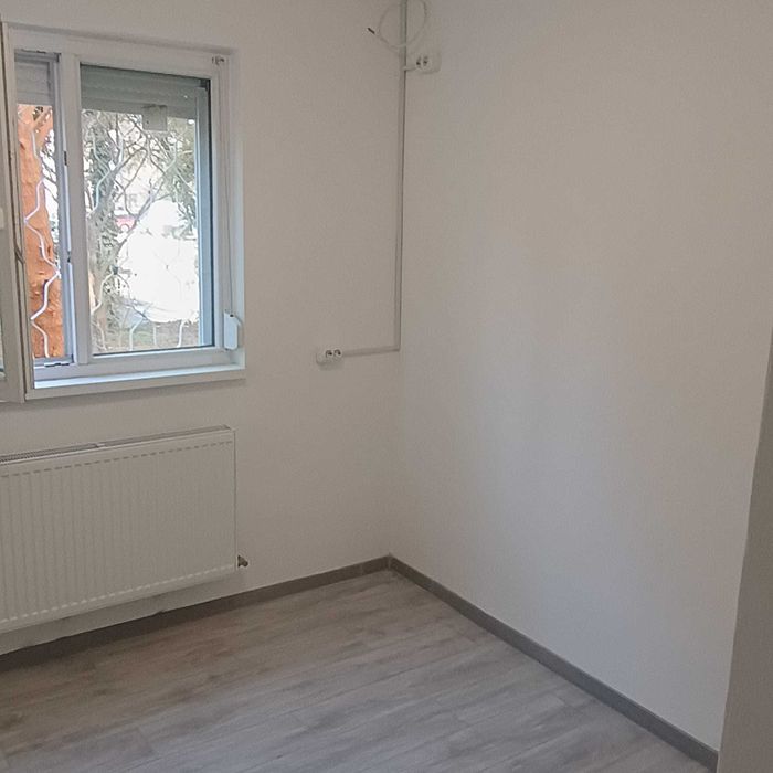 Vand Garsoniera , Parter, Strada Aluminei, Nr. 37 /A