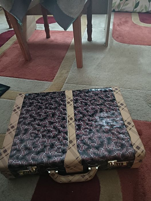 Jeantă pentru tacâmuri pentru masă cu cod să blochezi geanta