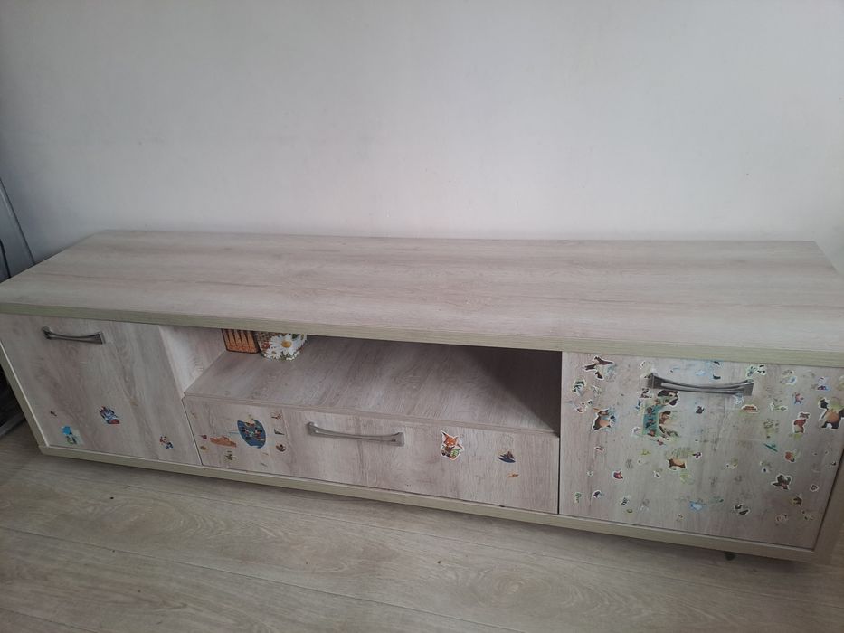Продам тумбочку под телевизор
