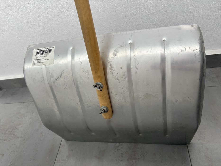 Vand lopata mare de zapada de aluminiu si maner de lemn