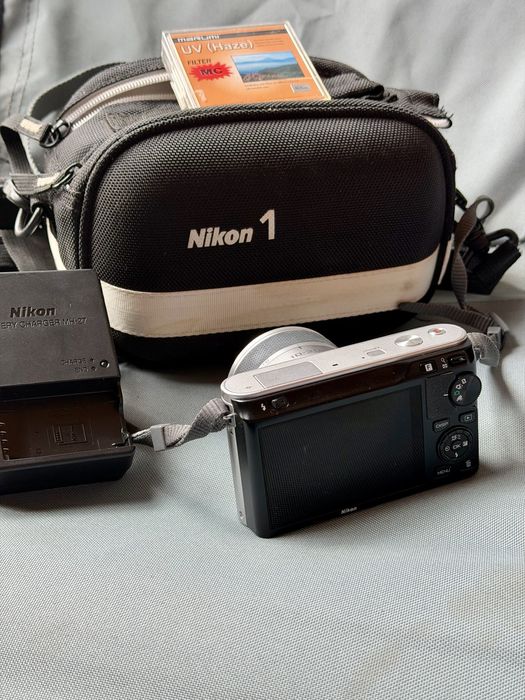 Aparat foto Nikon J1