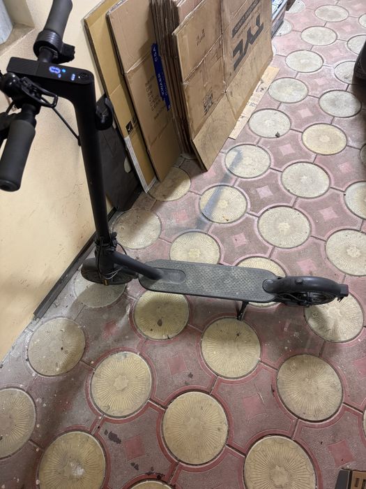 Trotineta Xiaomi Mi Essential