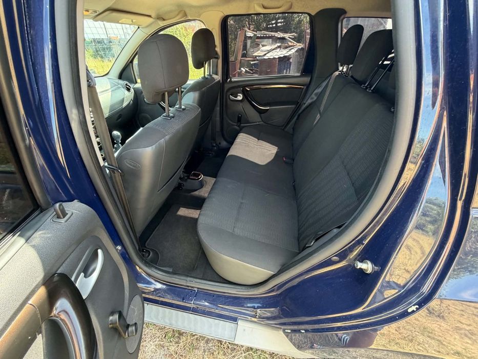 Vând Dacia Duster 1.5 dCi 4x4 -2011