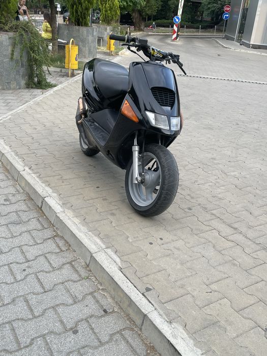 На части  apriliq st 94 година