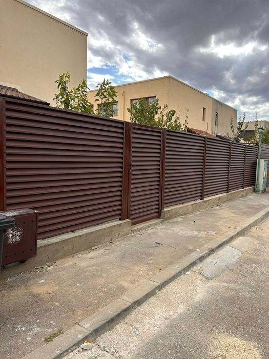 Garduri si porti din panou tip jaluzele, sipca metalica si alte modele