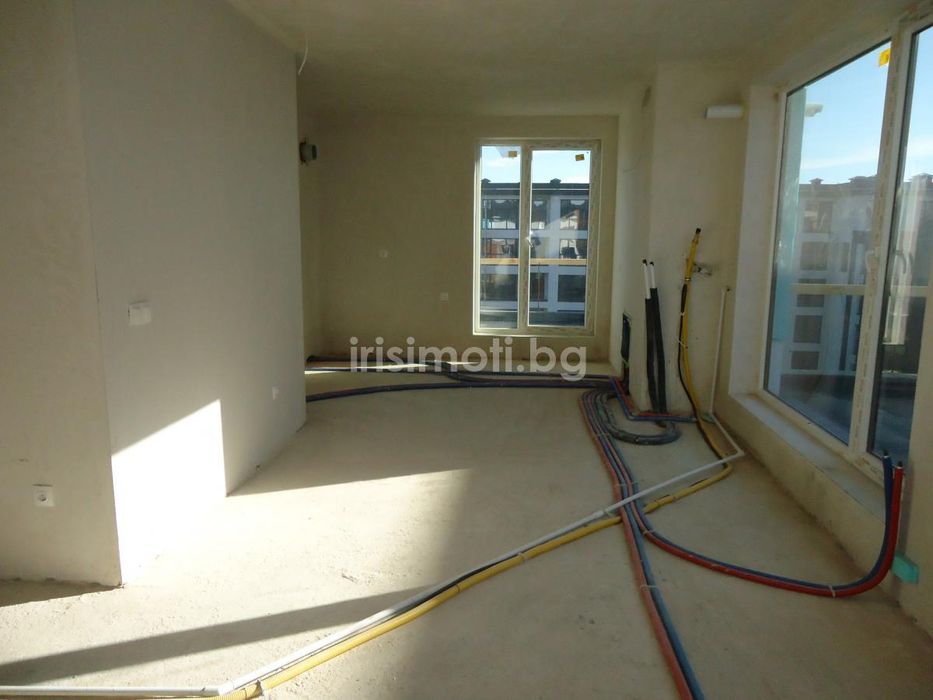 Продава тристаен, €291600, 141кв.м. в Студентски град