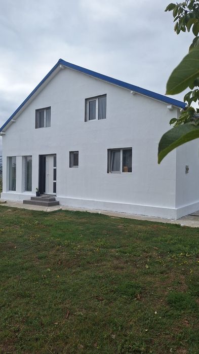 Vând casă P +M Mereni