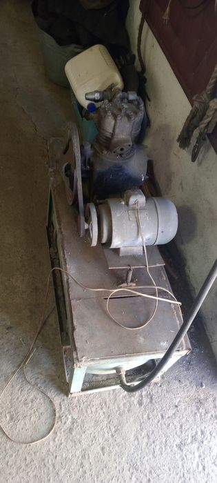 Продам Компрессор