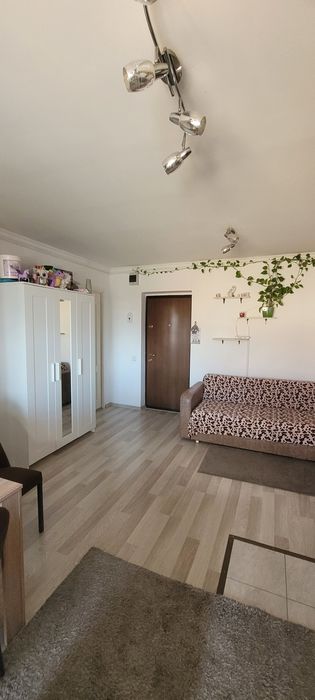 Persoana fizica vând apartament 2 camere strada Florilor