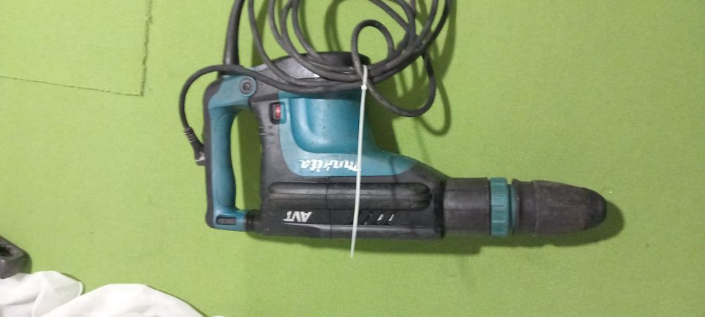 Makita / hm 1213 c
