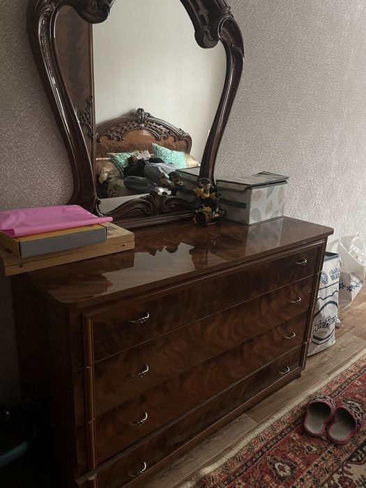 Спальный гарнитур б/у продам