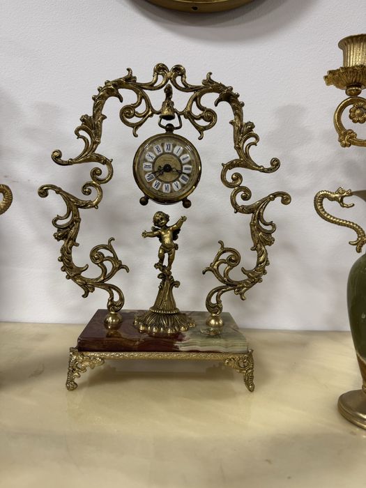 Set din onix si bronz - suport ceas, doua sfesnice si doua vaze