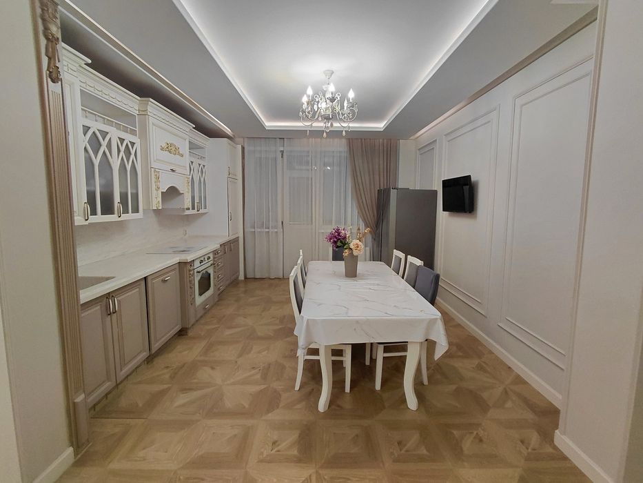 Продается 6-ти комн.квартира