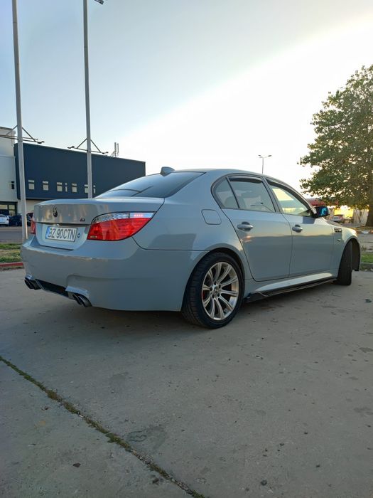 BMW Seria 5 520i (2.2 benzină)