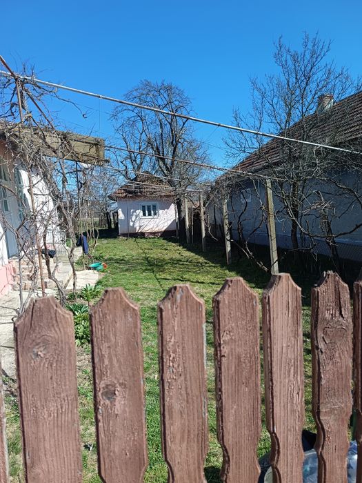 Vând casa în comuna Maeriste 2 camere