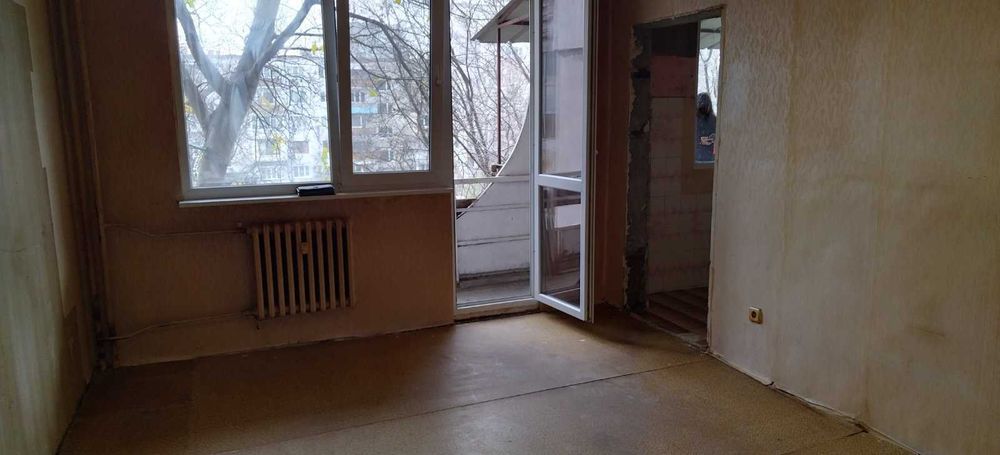 Продава се Тристаен апартамент в Варна, Младост 1 - 70 кв.м за 1019 €/кв.м - Снимка #1