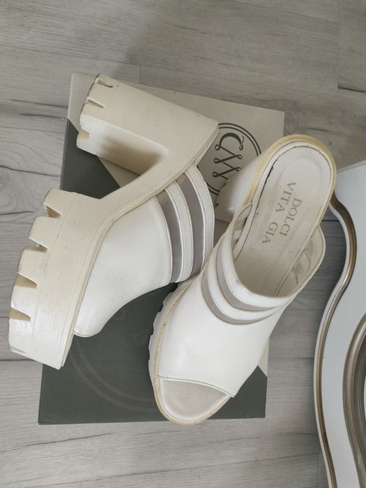 Пропродам туфли 37 размеры по 5000