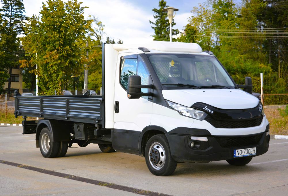 Iveco Daily din 2015 basculabil pe 3 parti