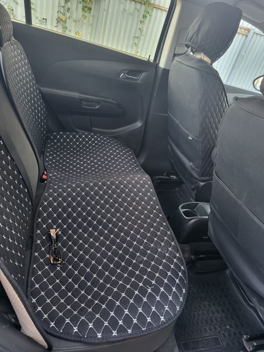 Продам Chevrolet Aveo T300, 2014 год
