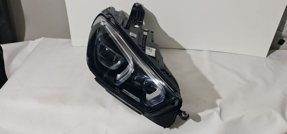 Far dreapta Mercedes GLE W167 Multibeam Led