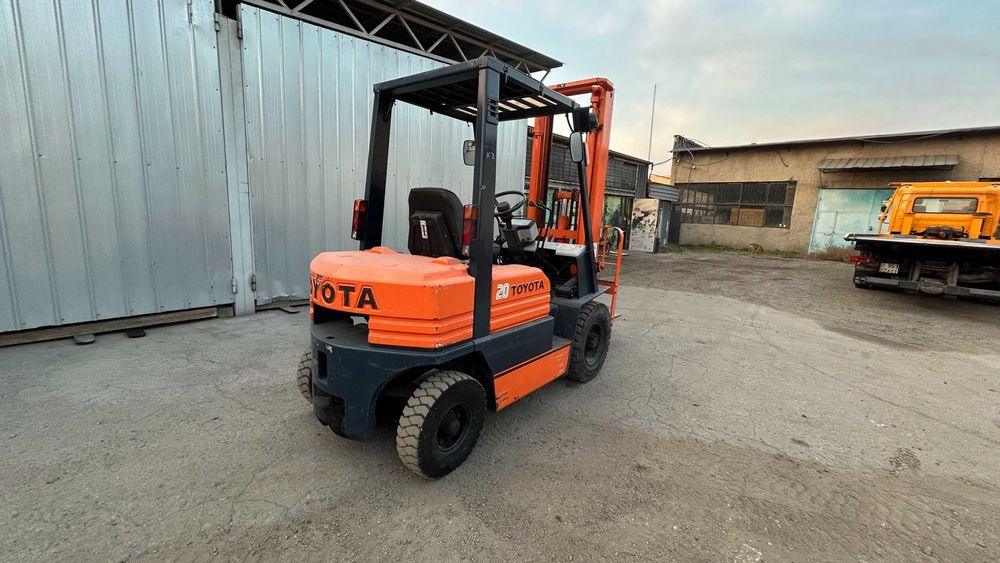 Продам Вилочный погрузчик (кара)