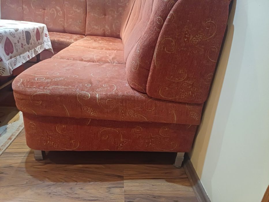 Продавам ъглов диван