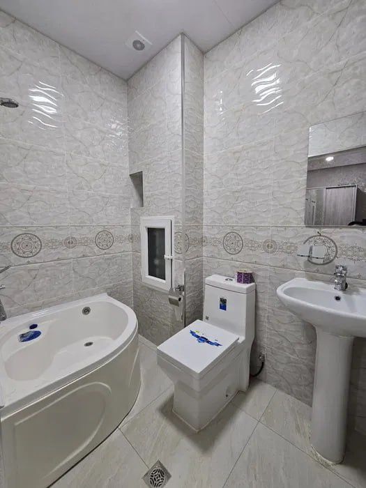 Продаю 1 комнатную квартиру Янгихает метро Узгариш