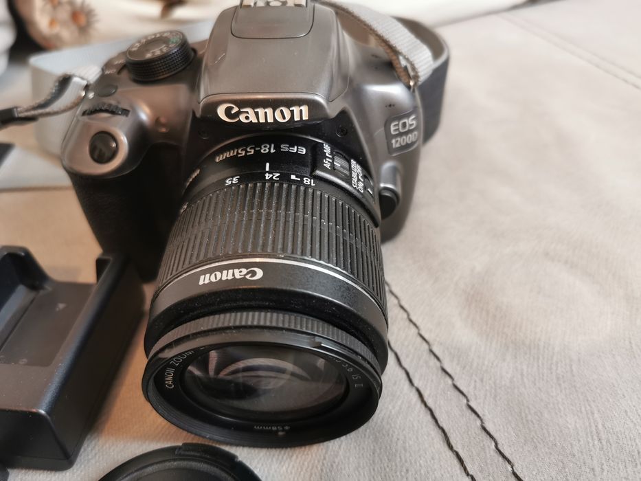 Canon EOS 1200 D