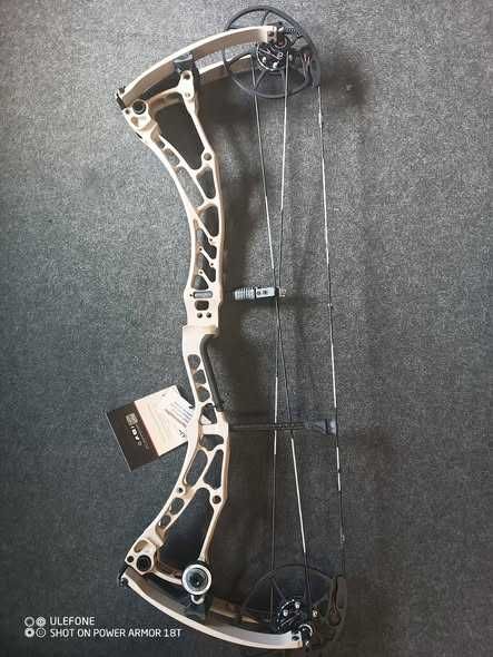 Arc compound Bowtech  Solution LS, 70#,  RH