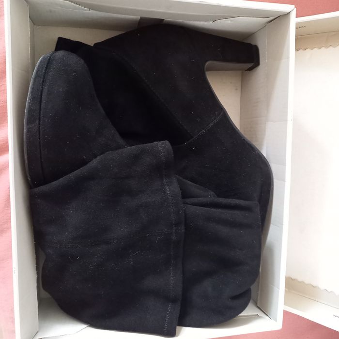 Велурени ботуши Tamaris 39 номер отлично състояние