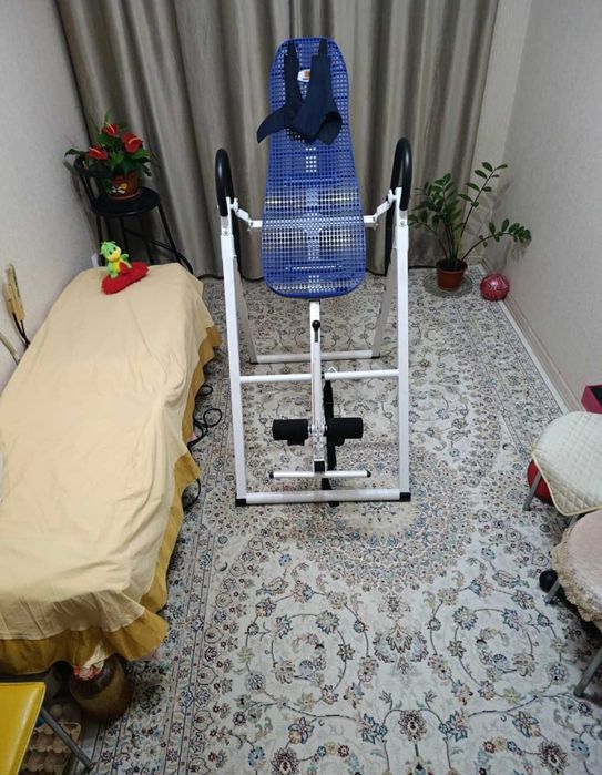 Инверсионный  стол станция метро Москва