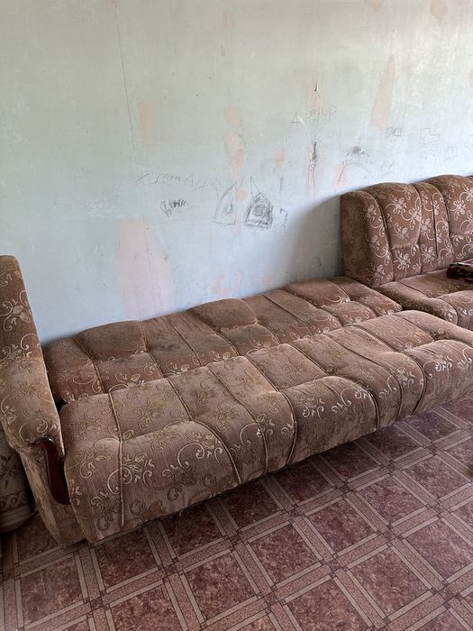 Срочно продам диван