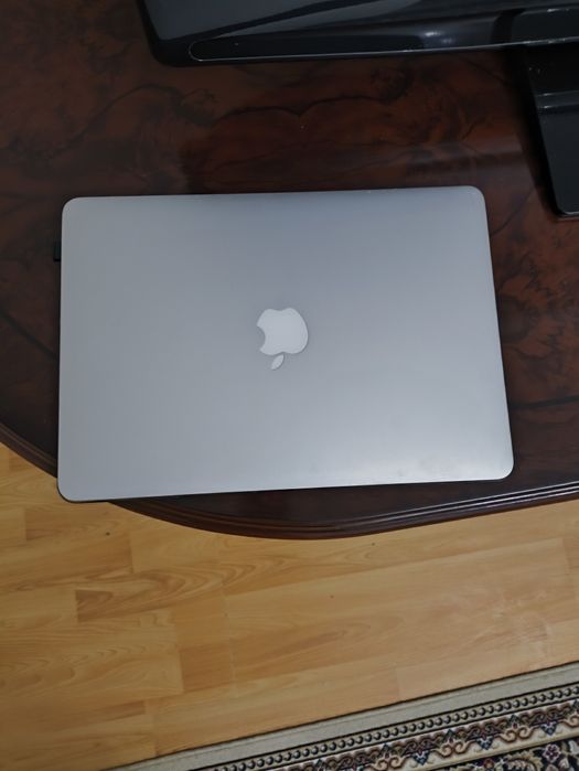 MacBook air 13.3" Ci5 4 Gb