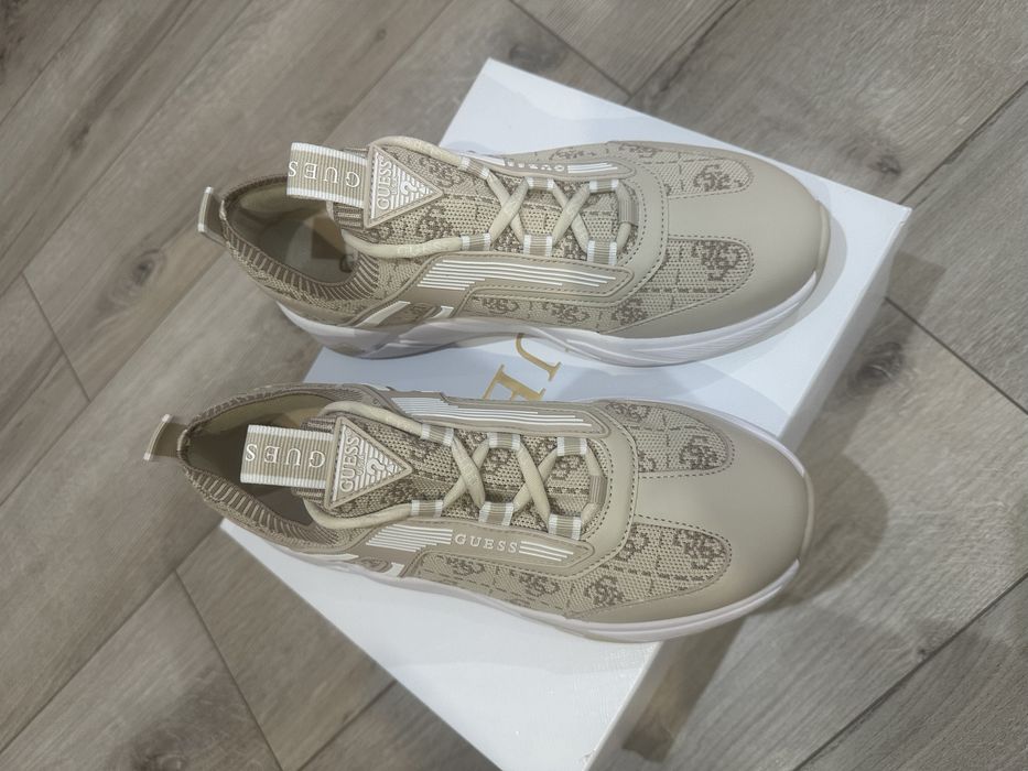 Оригинални дамски обувки Guess 39 номер