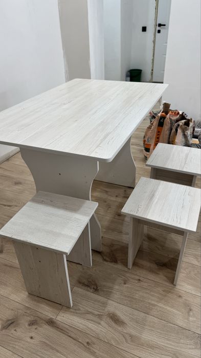 Продам стол со стульями