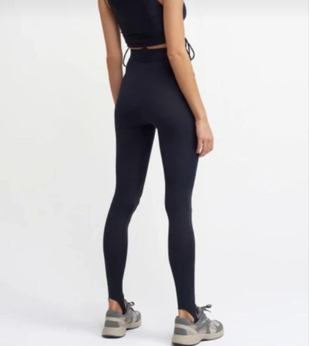 ХИТ Клин с ластичета на стъпалата