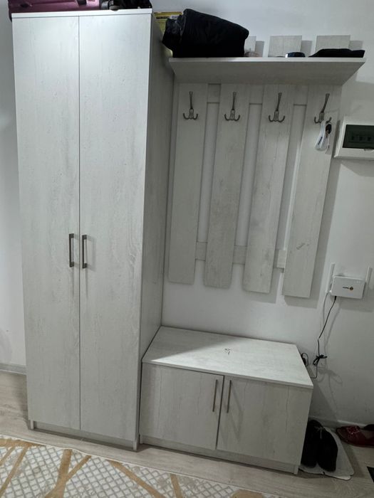 Шкаф приходий серо белый