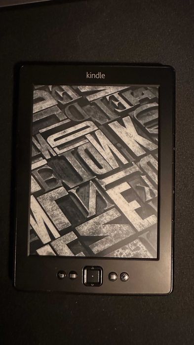Amazon Kindle Wi-Fi 6 inch black si husa cu LED