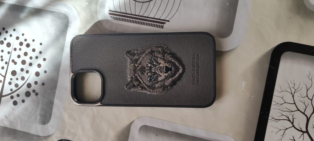Чехлы на Apple Iphone