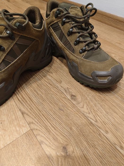 Кроссовки тактические