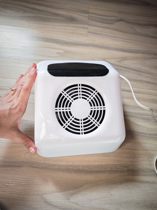 Прахоуловител при сваляне на гел лак