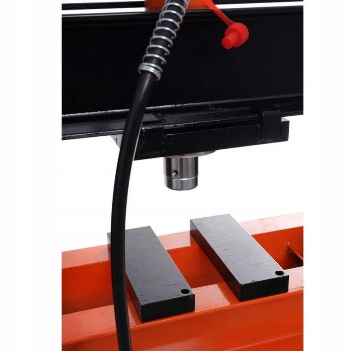 Presa hidraulica pneumatica, capacitate 20 tone, cu piston glisant si