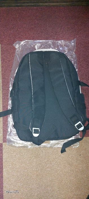 Ghiozdan rucsac unisex culoare neagru cu alb nou