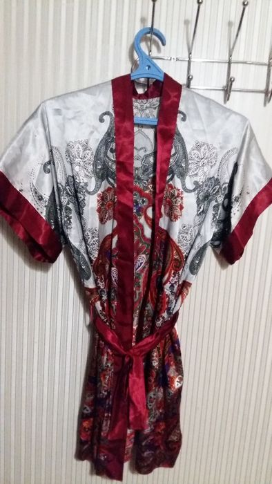 Шелковый халат женский