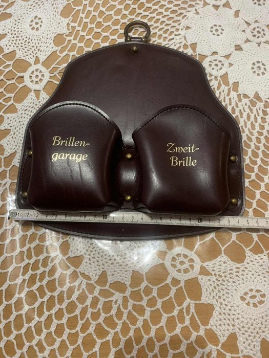 Ретро "гараж" за очила* Стенен калъф за два чифта очила* От кожа