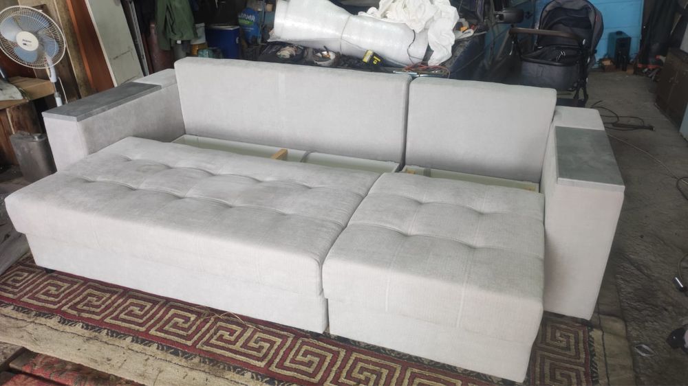 Новый диван красивый цвет вместительные ящики