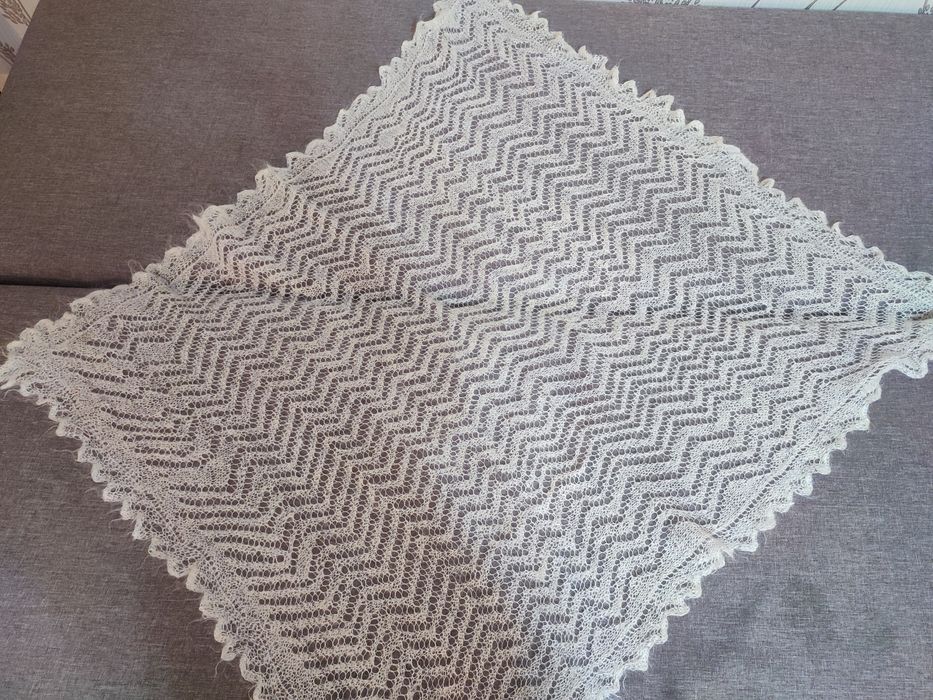 Оренбургский пуховый платок